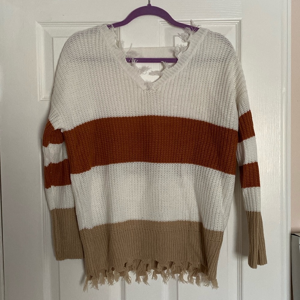 Striped Sweater Size XS | moon & madison | Fall Winter V-Neck Sweater | White